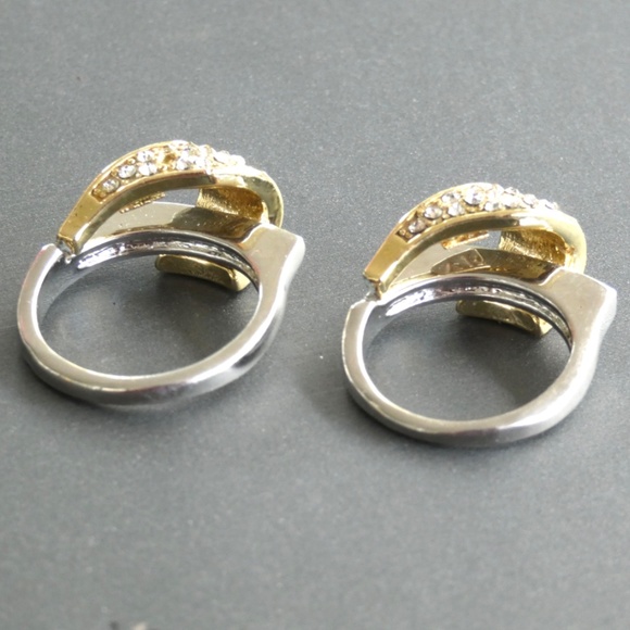 Group of Costume Jewelry Rings - Picture 5 of 11